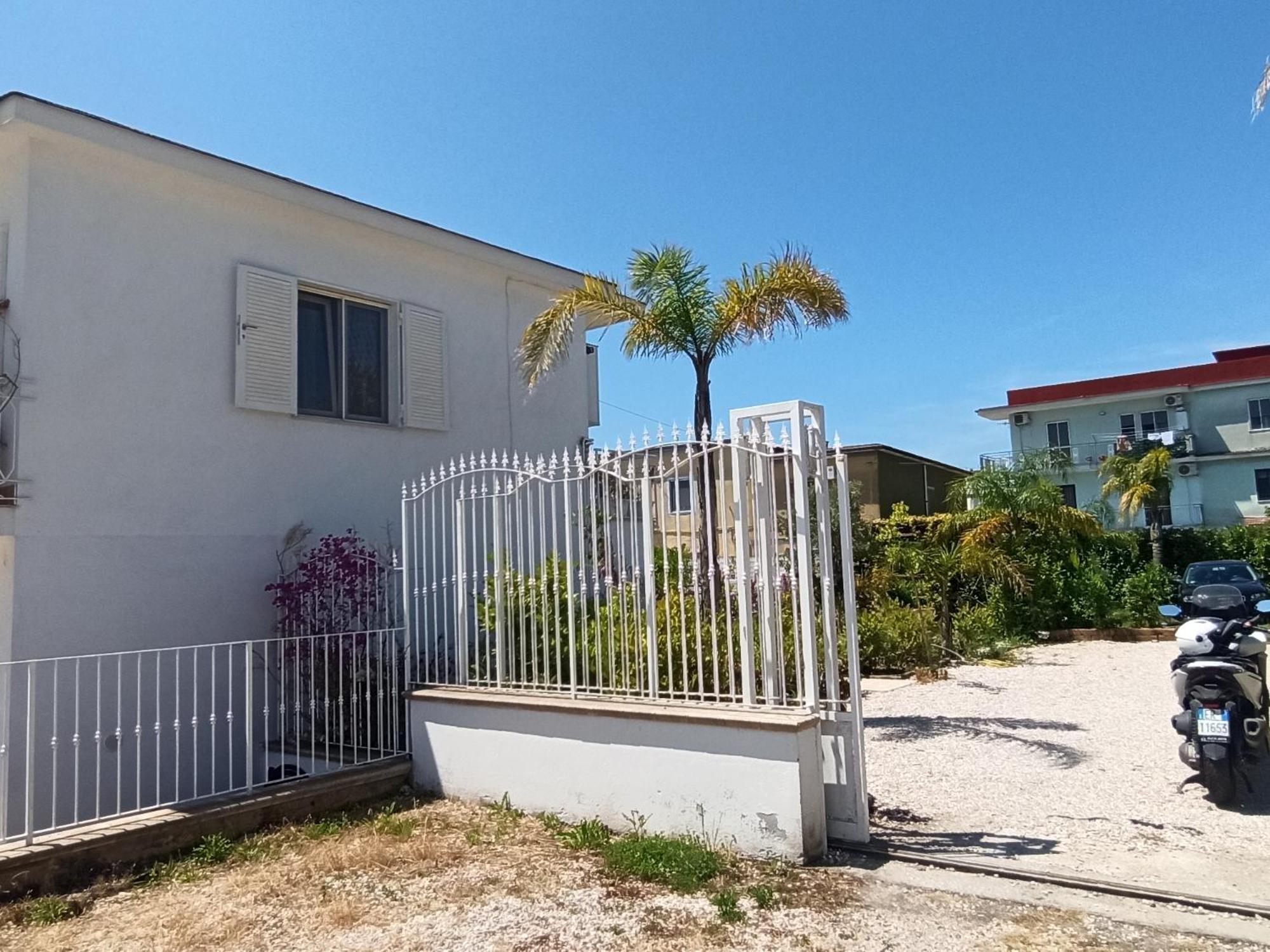 La Villa Degli Dei - Guest House Castellammare di Stabia Exterior foto